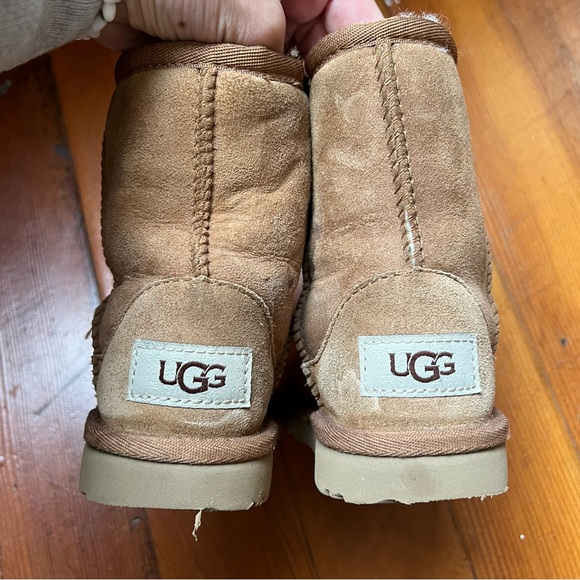 UGG | Toddler Classic II Boots, Chestnut - Picture 5 of 7